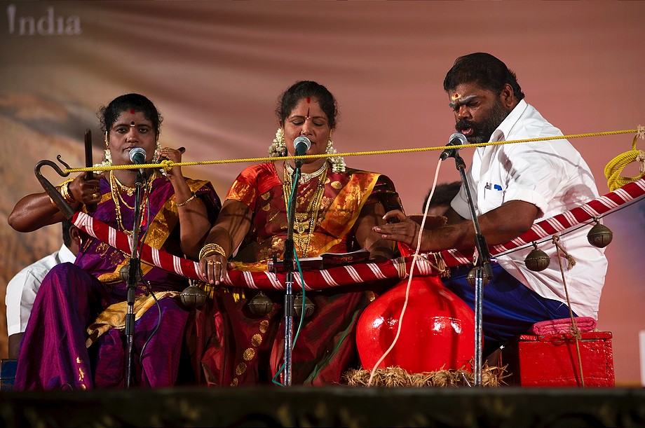 Krishnapuram Muthulakshmi (Folk - Villupaattu) (Mamallapuram Dance Festival 2012 - Folk dance)